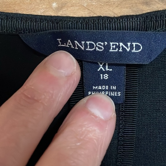 Lands’ End Size XL(18) Black Long Sleeve Split Front Soft and Stretchy Top - Picture 3 of 6